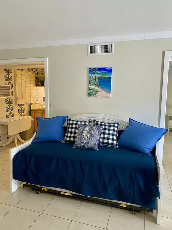 Lake Worth Beach, FL 33460,1 N Golfview RD 101