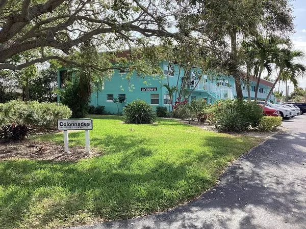 1245 N Carlton CT 206, Fort Pierce, FL 34949