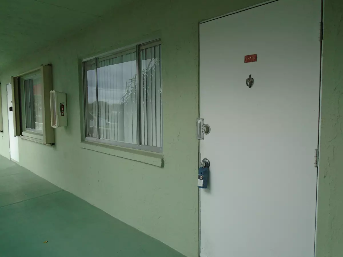 Palm Springs, FL 33461,3500 Springdale BLVD 304