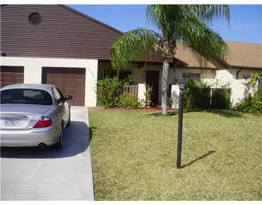 8495 Lakepoint CT, Lake Worth, FL 33467