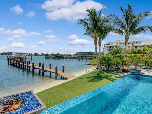 Lantana, FL 33462,202 N Lake DR