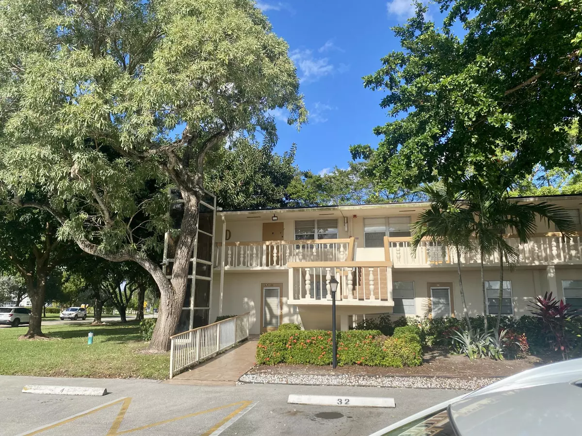Deerfield Beach, FL 33442,27 Richmond D