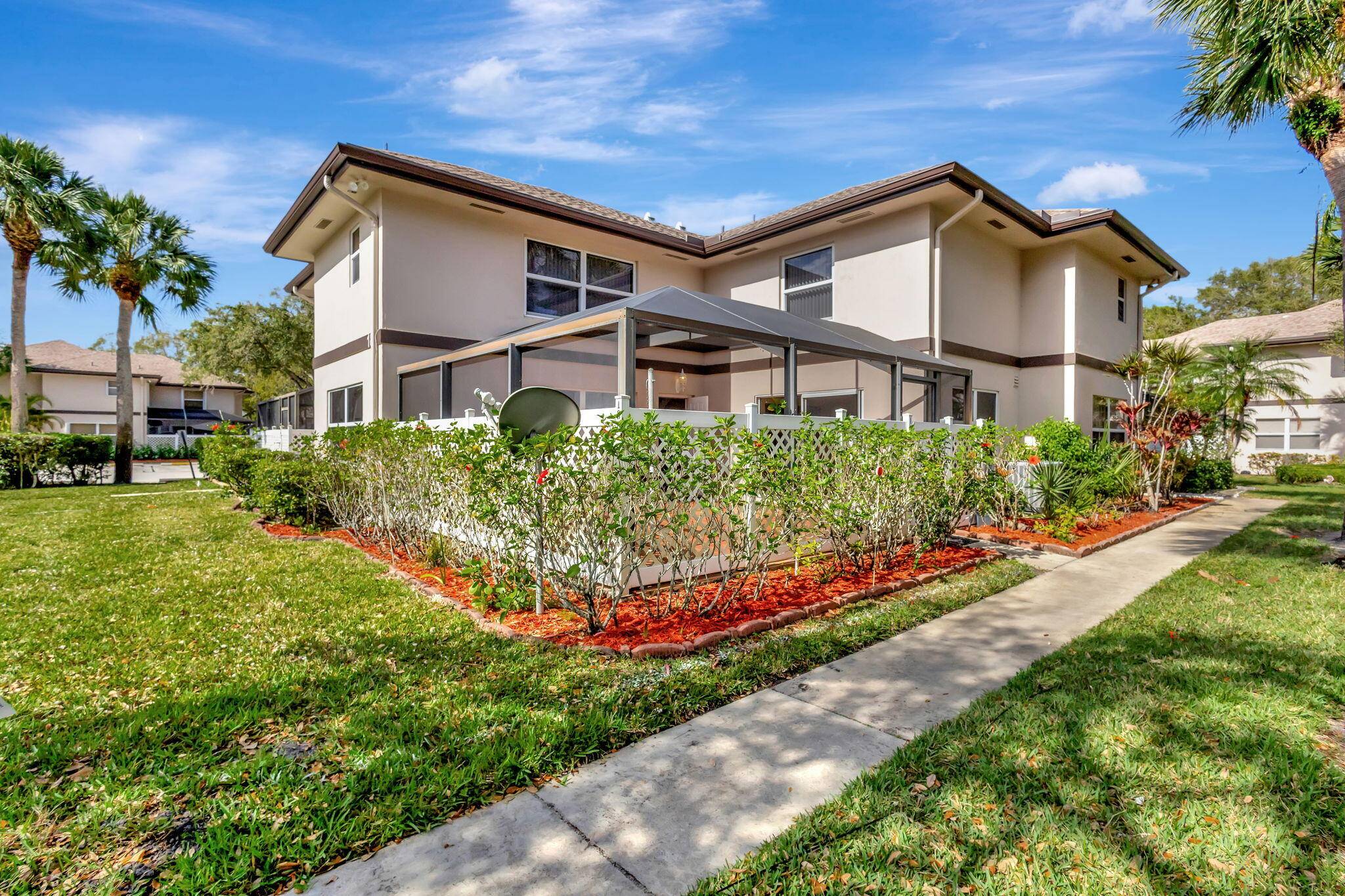 18 Amherst CT B, Royal Palm Beach, FL 33411