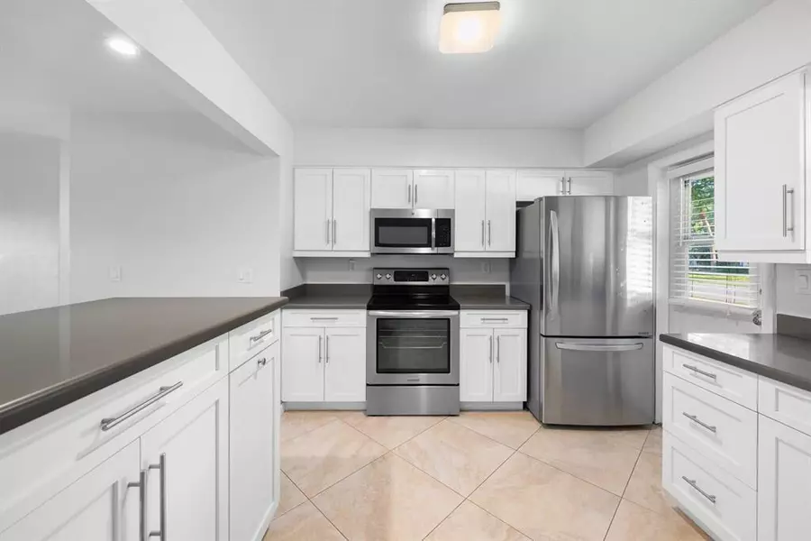 3801 NE 22nd TER 2, Lighthouse Point, FL 33064
