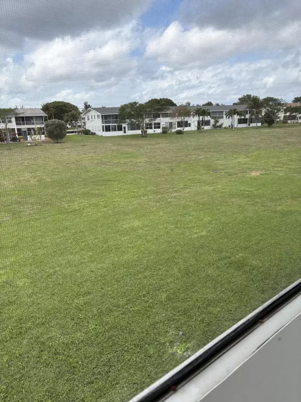 West Palm Beach, FL 33417,113 Berkshire E