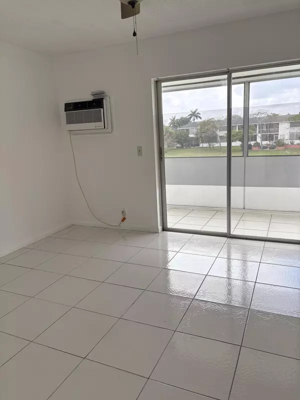 West Palm Beach, FL 33417,113 Berkshire E