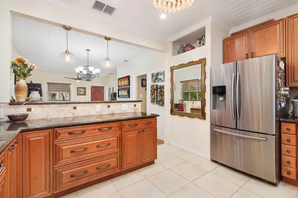 West Palm Beach, FL 33405,716 Selkirk ST