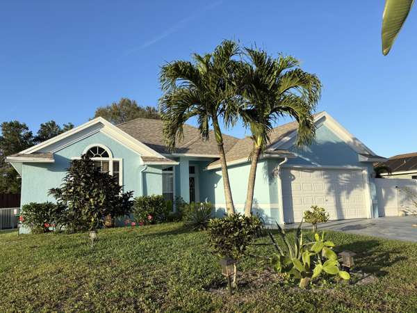 607 SW Dolores AVE, Port Saint Lucie, FL 34983