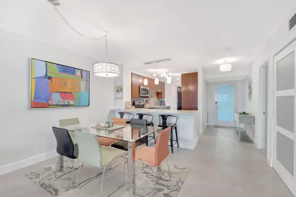 Delray Beach, FL 33483,60 Venetian DR 300n