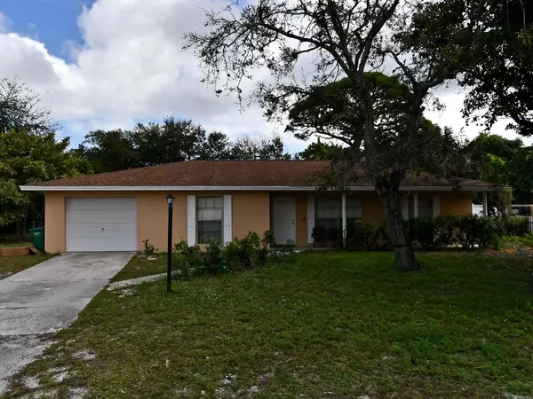 2708 Navajo AVE, Fort Pierce, FL 34946