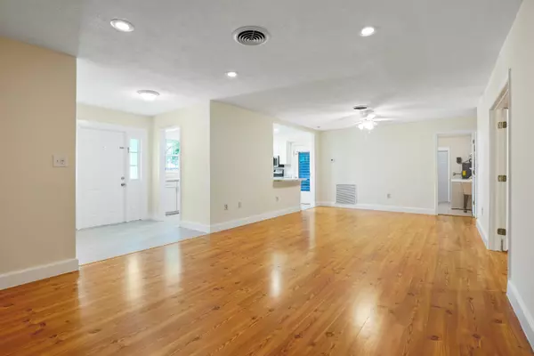 Jensen Beach, FL 34957,1495 NE Hilltop ST