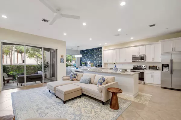 4 Nottingham PL, Boynton Beach, FL 33426