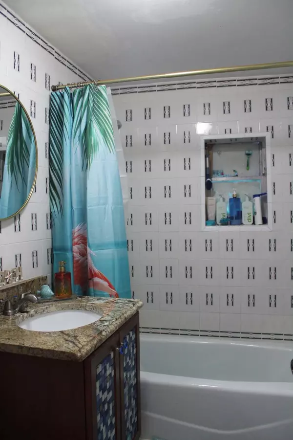 Hollywood, FL 33024,321 N 61st AVE