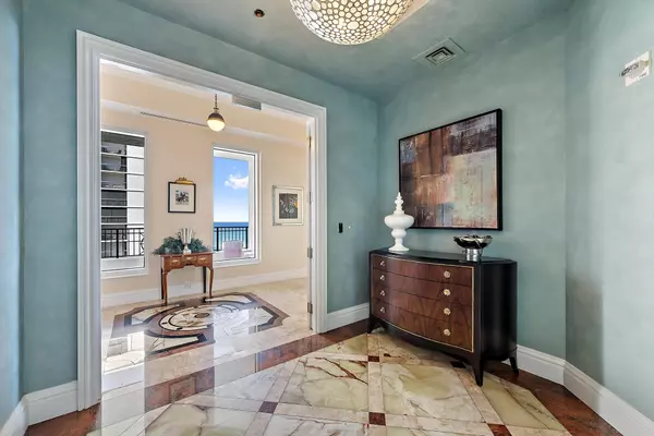 Singer Island, FL 33404,5310 N Ocean DR Ph-1201