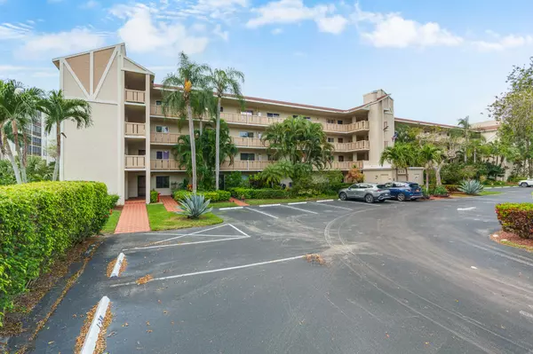 Delray Beach, FL 33446,6515 Kensington LN 201