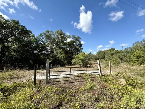 Okeechobee, FL 34972,20174 NW 300th ST