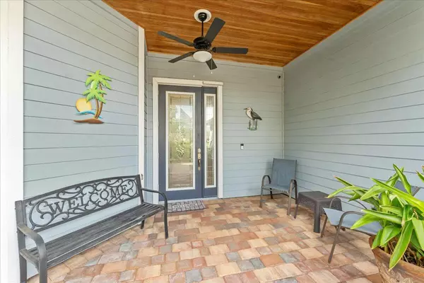 Port Saint Lucie, FL 34983,402 NE Ginger Lily PL