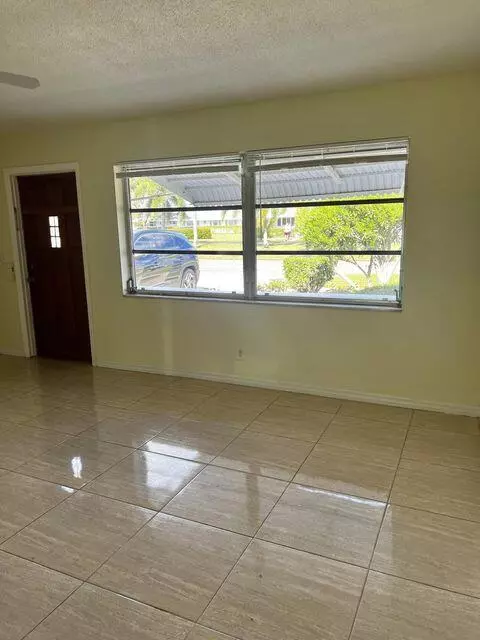 Boynton Beach, FL 33426,2020 SW Golf LN