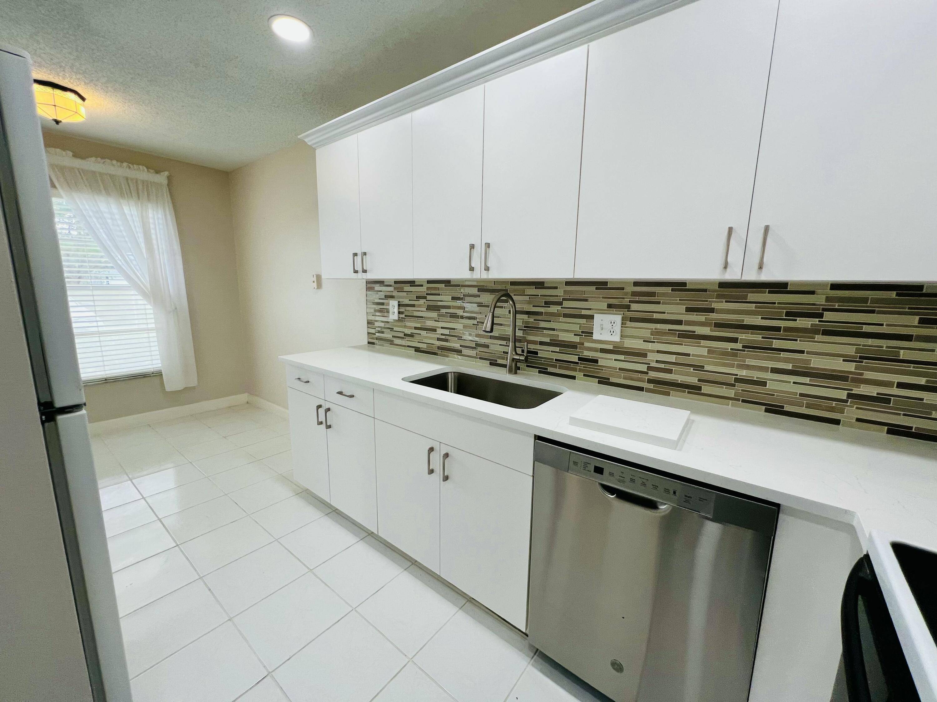Delray Beach, FL 33445,2801 SW 15th ST 102