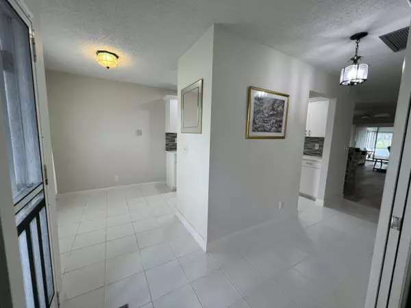 Delray Beach, FL 33445,2801 SW 15th ST 102