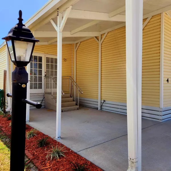 Port Saint Lucie, FL 34952,4 SE Los Gatos LN