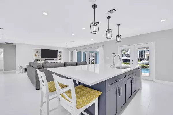 Boca Raton, FL 33487,836 NE 72nd ST