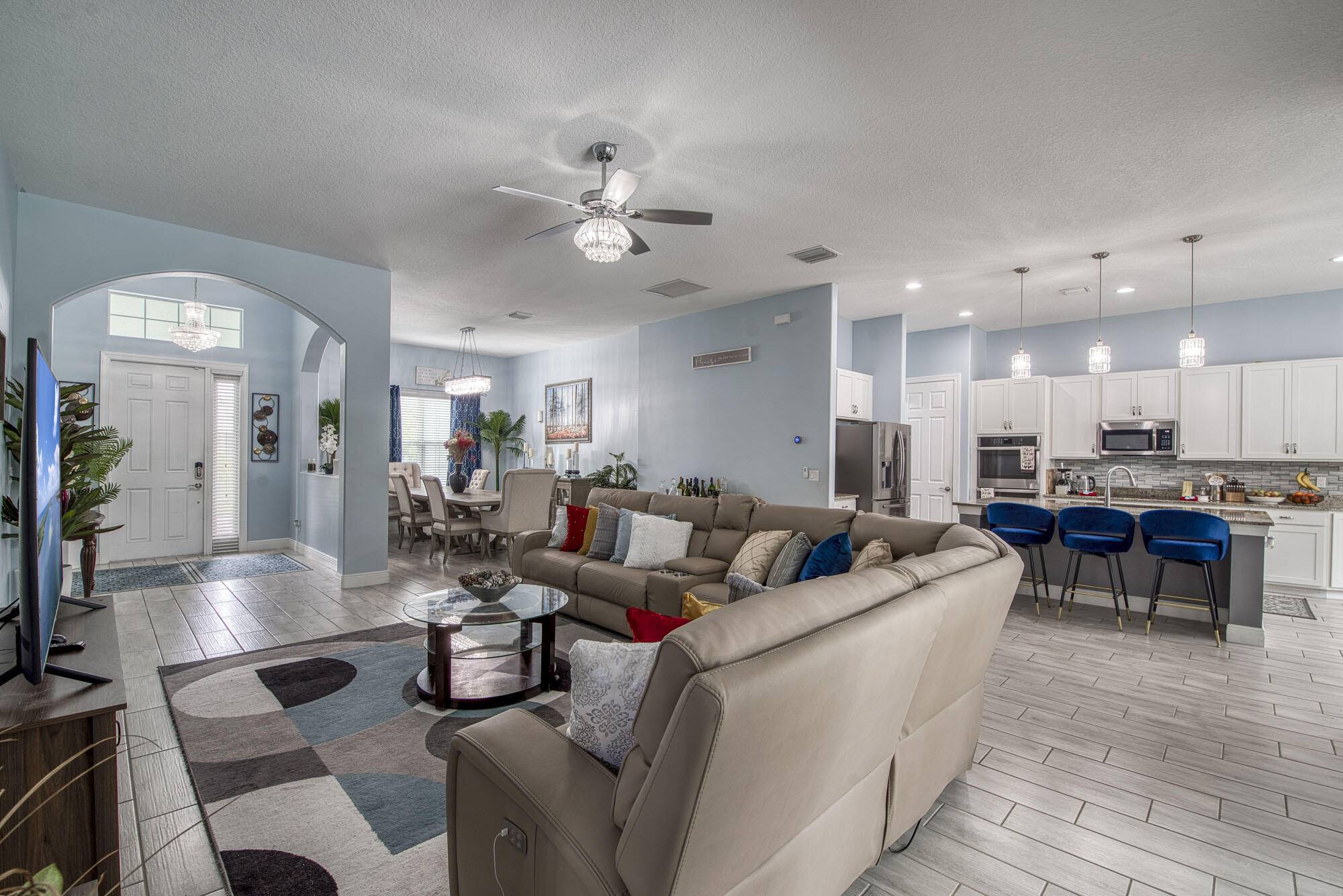 Port Saint Lucie, FL 34983,898 SW Curtis ST