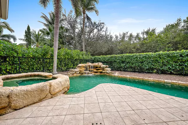 North Palm Beach, FL 33410,706 Voyager LN