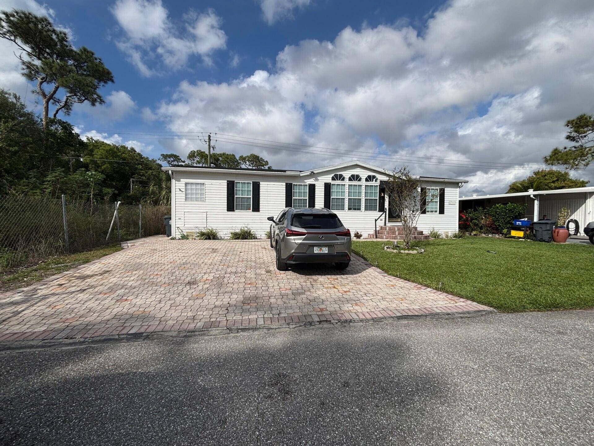 Lantana, FL 33462,4361 1st CT
