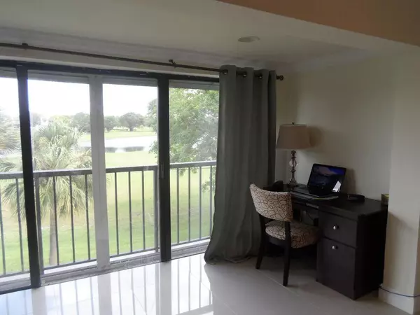 Lake Worth, FL 33467,4832 Esedra CT 305