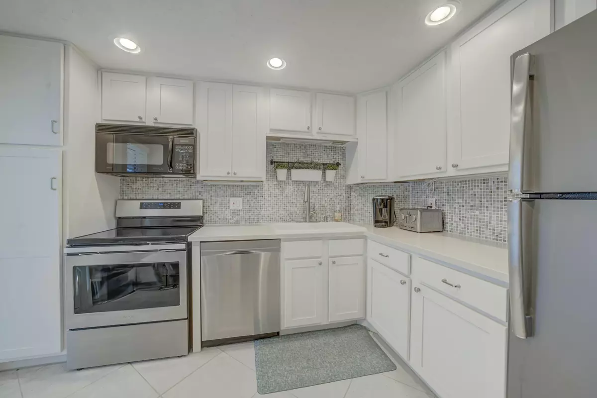 Pompano Beach, FL 33069,3150 N Course LN 305