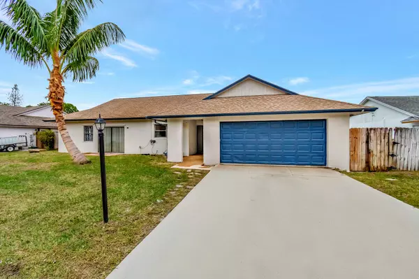 8056 Marshwood LN, Lake Worth, FL 33467