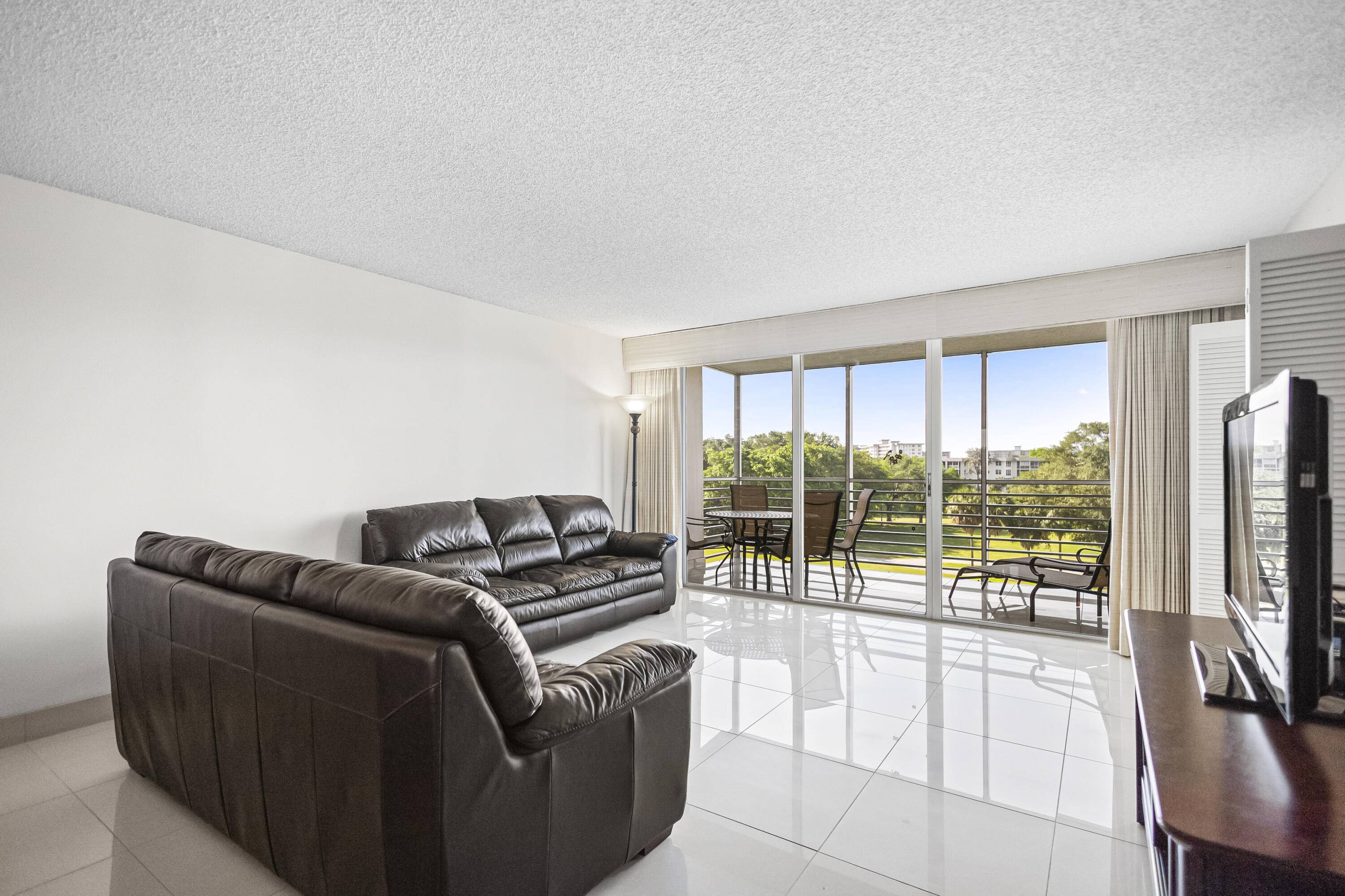 3510 Oaks WAY 501, Pompano Beach, FL 33069