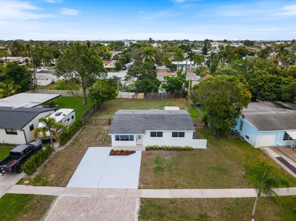 Palm Springs, FL 33461,124 Henthorne Dr