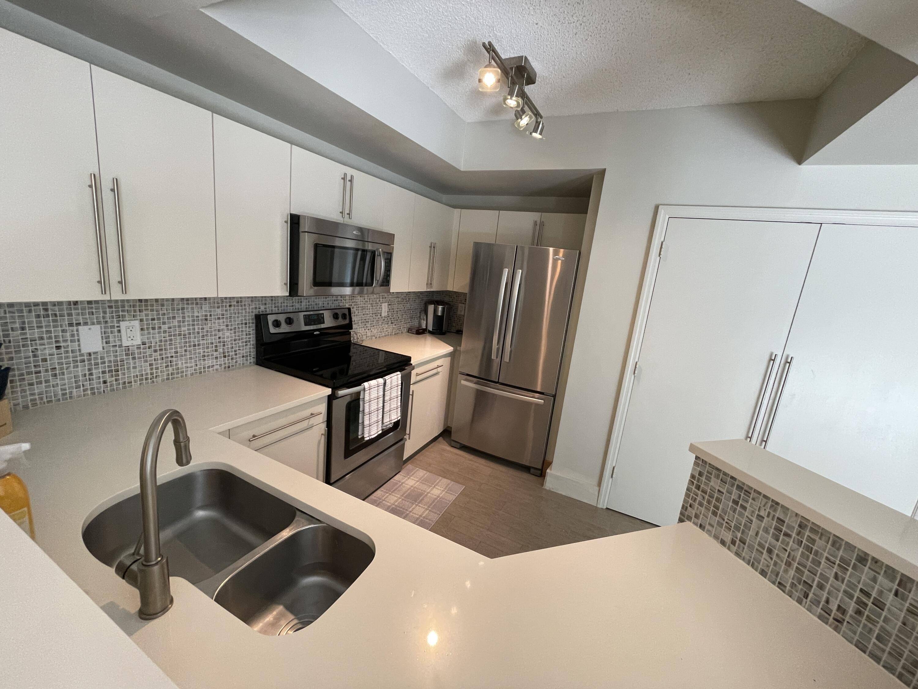 West Palm Beach, FL 33401,780 S Sapodilla Avenue 404