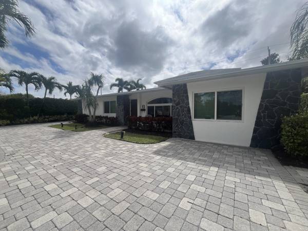 210 Gregory RD, West Palm Beach, FL 33405