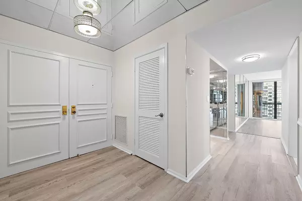 North Palm Beach, FL 33408,108 Lakeshore DR 1641