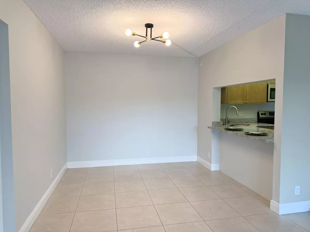West Palm Beach, FL 33417,3606 Alder DR B2