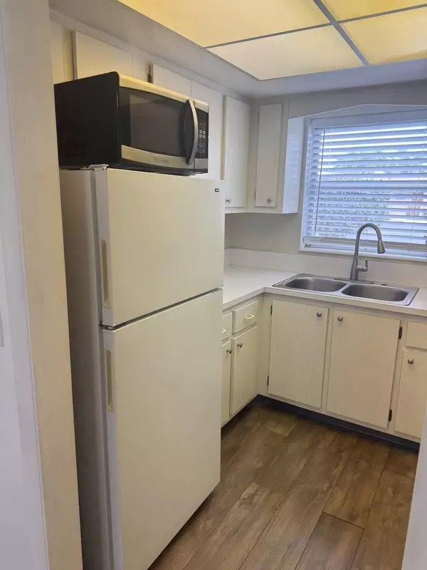 West Palm Beach, FL 33415,2985 W Crosley DR A