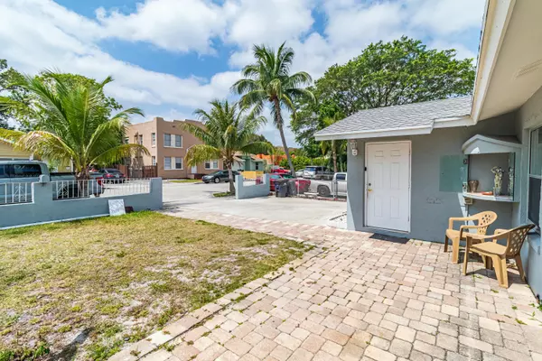 West Palm Beach, FL 33405,513 El Vedado
