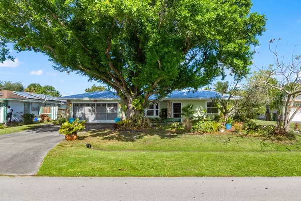 Port Saint Lucie, FL 34983,117 NE Surfside AVE