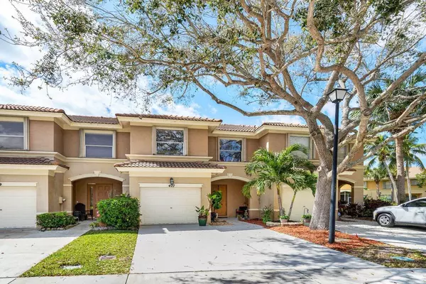 427 Rainbow Springs TER, Royal Palm Beach, FL 33411