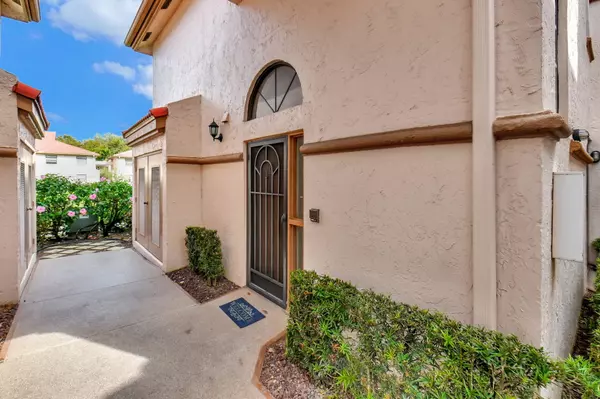 Boynton Beach, FL 33437,5179 Europa DR L