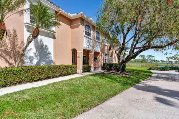 125 Legendary CIR, Palm Beach Gardens, FL 33418