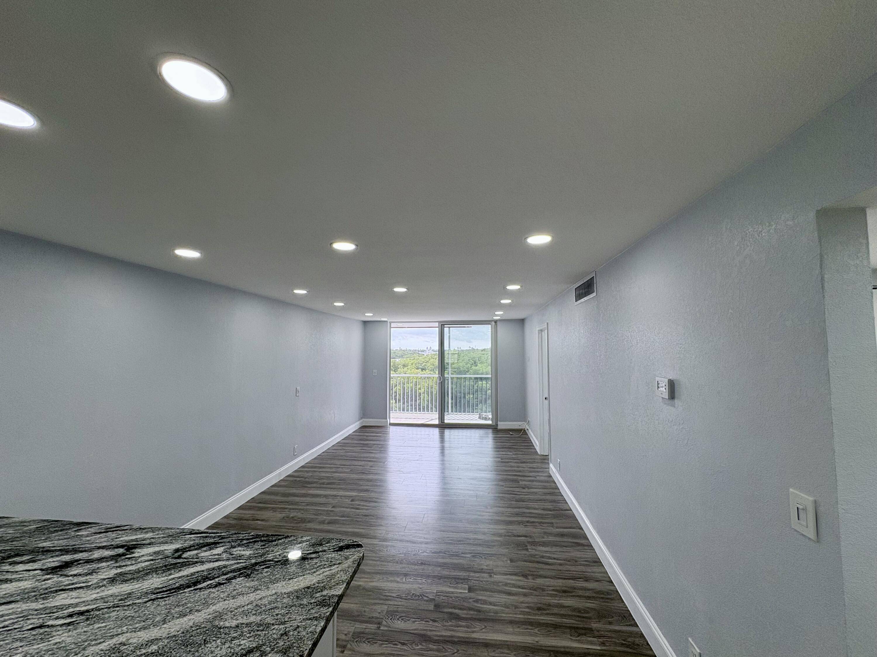 Boynton Beach, FL 33435,689 NE 6th CT 403