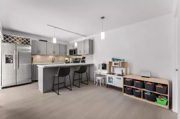 Plantation, FL 33324,9965 NW 6th CT