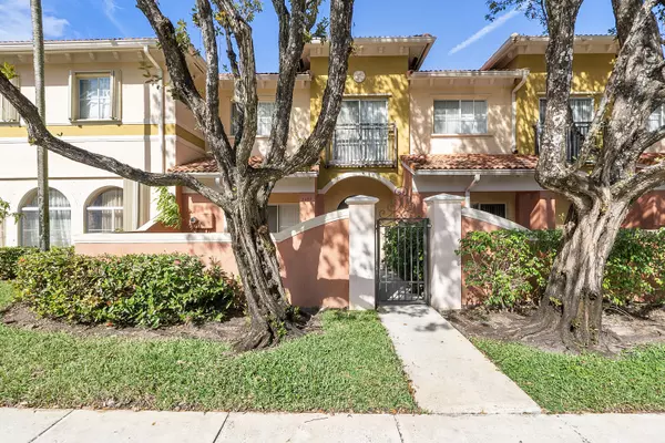 1407 S Santa Catalina CIR, North Lauderdale, FL 33068