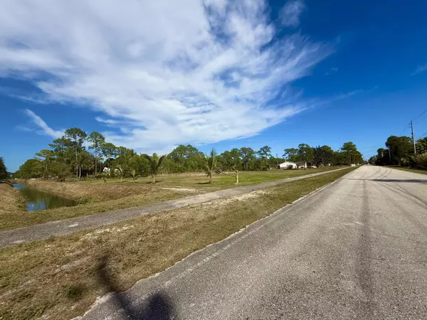 Loxahatchee, FL 33470,17721 Tangerine