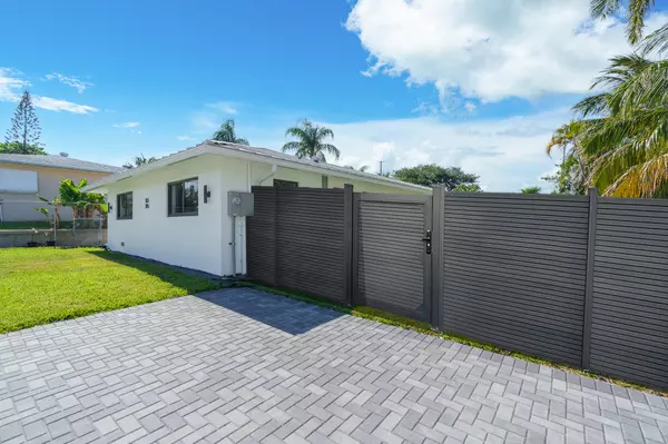 Delray Beach, FL 33444,303/305 De Carie ST