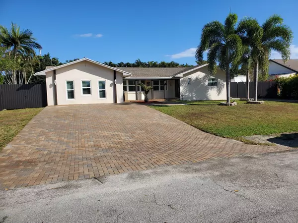 26 W Pine Tree AVE, Lake Worth, FL 33467